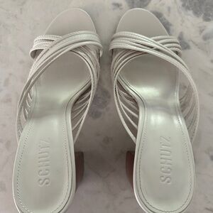 SCHUTZ Evangeline Leather Block Heel Sandal in Pearl 10